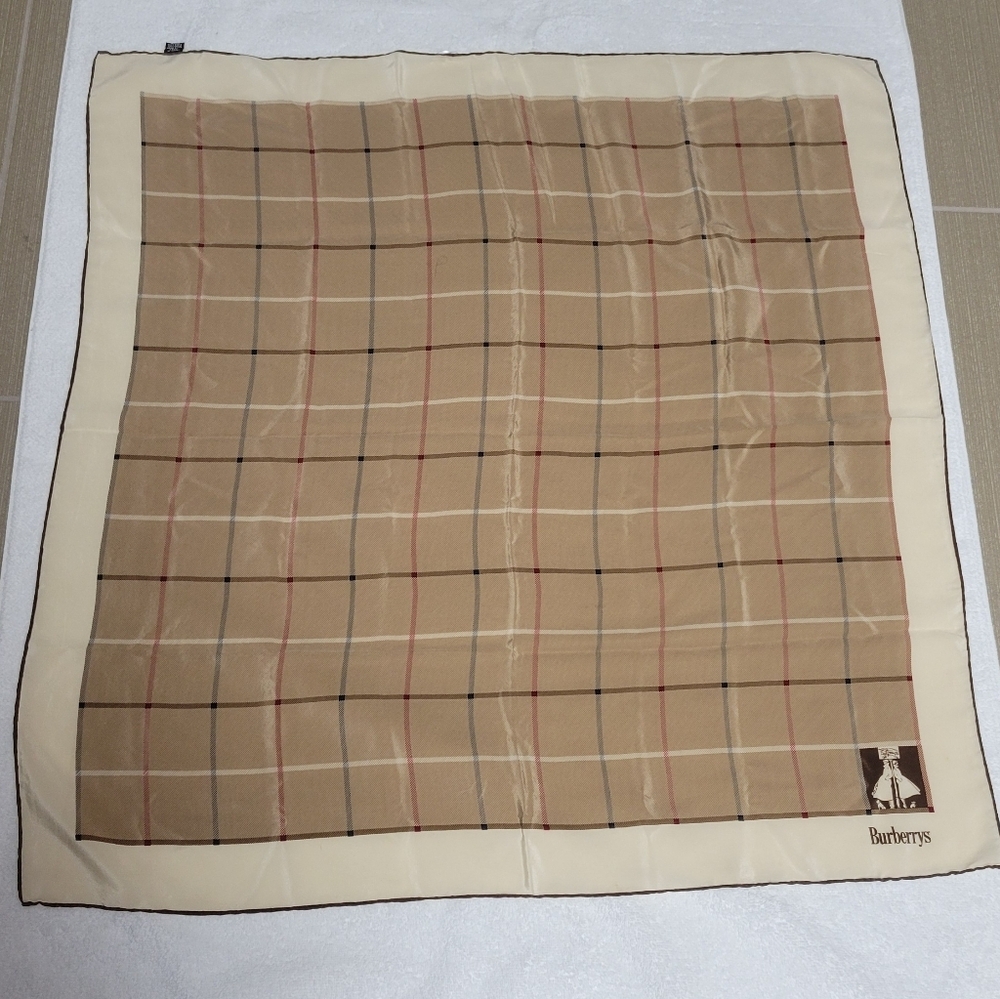 Vintage Burberrys Silk Scarf. - Picture 3 of 14